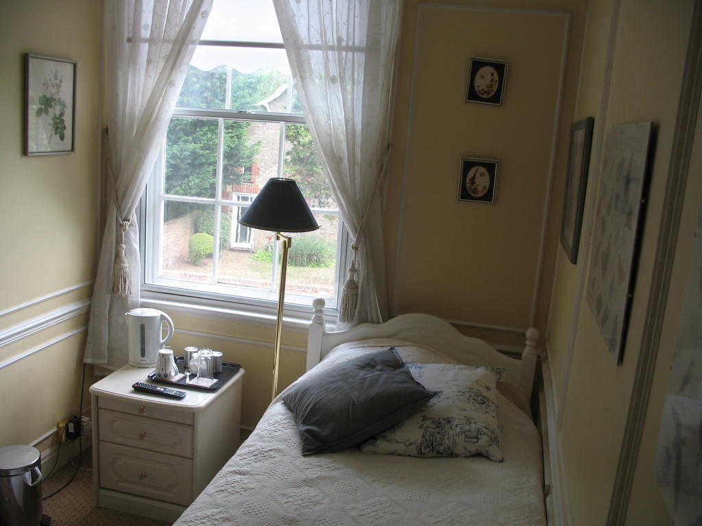 Rothmans B&B Челмсфорд Номер фото